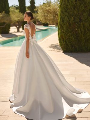 Robe de Mariée SOFIA de Adriana Alier Collection 2026 | Paris