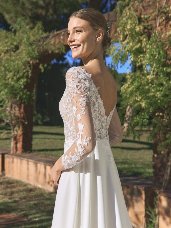 Robe de Mariée SORISSO White One Collection | Boutique Paris Robe de Mariée SORISSO White One Collection | Boutique Paris