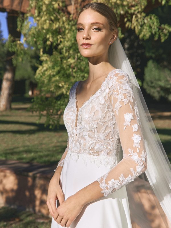 Robe de Mariée SORISSO White One Collection | Boutique Paris Robe de Mariée SORISSO White One Collection | Boutique Paris
