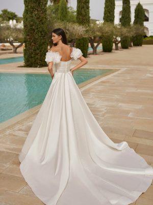 Robe de Mariée SUIZA de Adriana Alier Collection 2026 | Paris