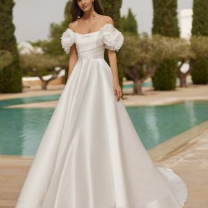 SUIZA wedding dress Adriana Alier Collection 2026 | Boutique Paris