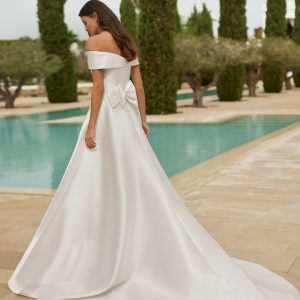 SULINA wedding dress Adriana Alier Collection 2026 | Boutique Paris