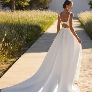 SUYIN wedding dress Adriana Alier Collection 2026 | Boutique Paris