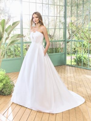 VITORIA wedding dress White One Collection | Boutique Paris