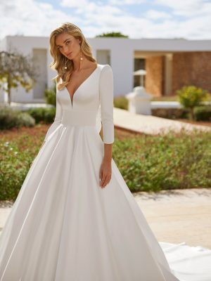 ZULEY wedding dress Adriana Alier Collection 2026 | Boutique Paris