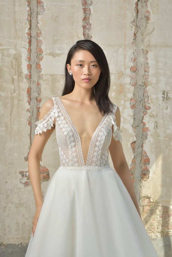 ANTHEAS Cymbeline wedding dress Collection: Boutique Cymbeline Paris 15