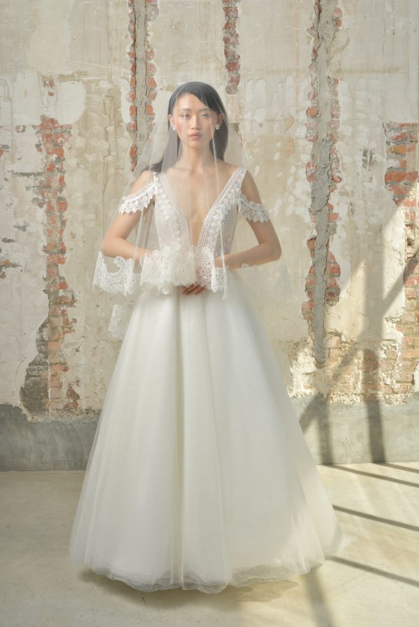 ANTHEAS Cymbeline wedding dress Collection: Boutique Cymbeline Paris 15