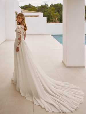 SALOME wedding dress Adriana Alier Collection 2026 | Boutique Paris
