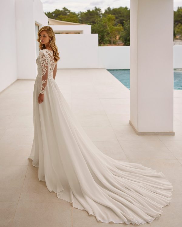 SALOME wedding dress Adriana Alier Collection 2026 | Boutique Paris SALOME wedding dress Adriana Alier Collection 2026 | Boutique Paris