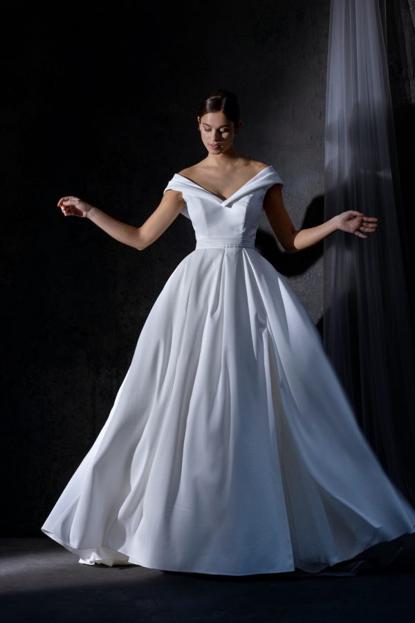 THEONIE Cymbeline wedding dress Collection: Boutique Cymbeline Paris 15 THEONIE Cymbeline wedding dress Collection: Boutique Cymbeline Paris 15