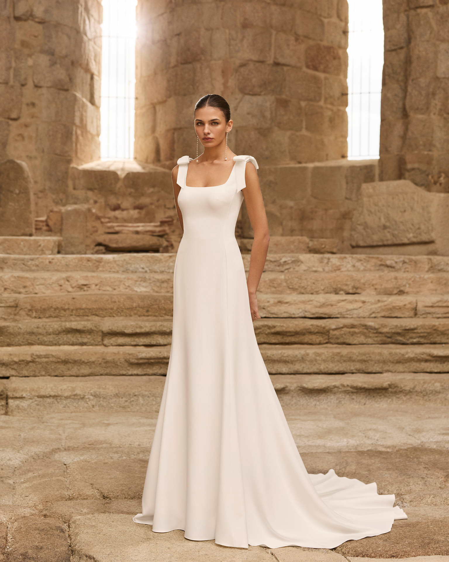 PAIVA wedding dress Adriana Alier Collection 2027 | Boutique Paris PAIVA wedding dress Adriana Alier Collection 2027 | Boutique Paris