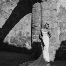 PARAMO wedding dress Adriana Alier Collection 2027 | Boutique Paris PARAMO wedding dress Adriana Alier Collection 2027 | Boutique Paris