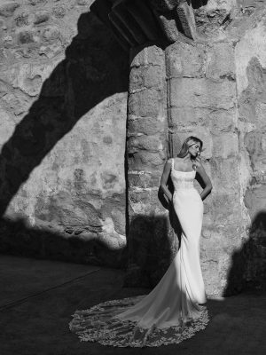 PARAMO wedding dress Adriana Alier Collection 2027 | Boutique Paris