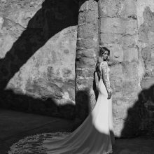 PARAMO wedding dress Adriana Alier Collection 2027 | Boutique Paris PARAMO wedding dress Adriana Alier Collection 2027 | Boutique Paris