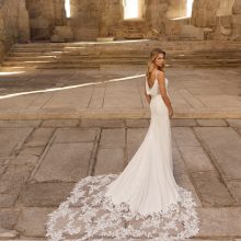 PARIS wedding dress Adriana Alier Collection 2027 | Boutique Paris