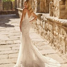 PAULA wedding dress Adriana Alier Collection 2027 | Boutique Paris PAULA wedding dress Adriana Alier Collection 2027 | Boutique Paris