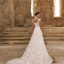 PENTAS wedding dress Adriana Alier Collection 2027 | Boutique Paris PENTAS wedding dress Adriana Alier Collection 2027 | Boutique Paris