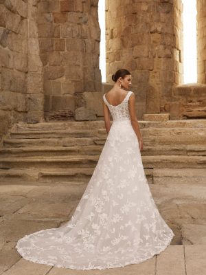 PENTAS wedding dress Adriana Alier Collection 2027 | Boutique Paris