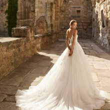 PERFUME wedding dress Adriana Alier Collection 2027 | Boutique Paris PERFUME wedding dress Adriana Alier Collection 2027 | Boutique Paris
