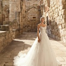 PERFUME wedding dress Adriana Alier Collection 2027 | Boutique Paris PERFUME wedding dress Adriana Alier Collection 2027 | Boutique Paris