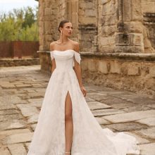 Robe de Mariée PISCILO de Adriana Alier Collection 2027 | Paris Robe de Mariée PISCILO de Adriana Alier Collection 2027 | Paris