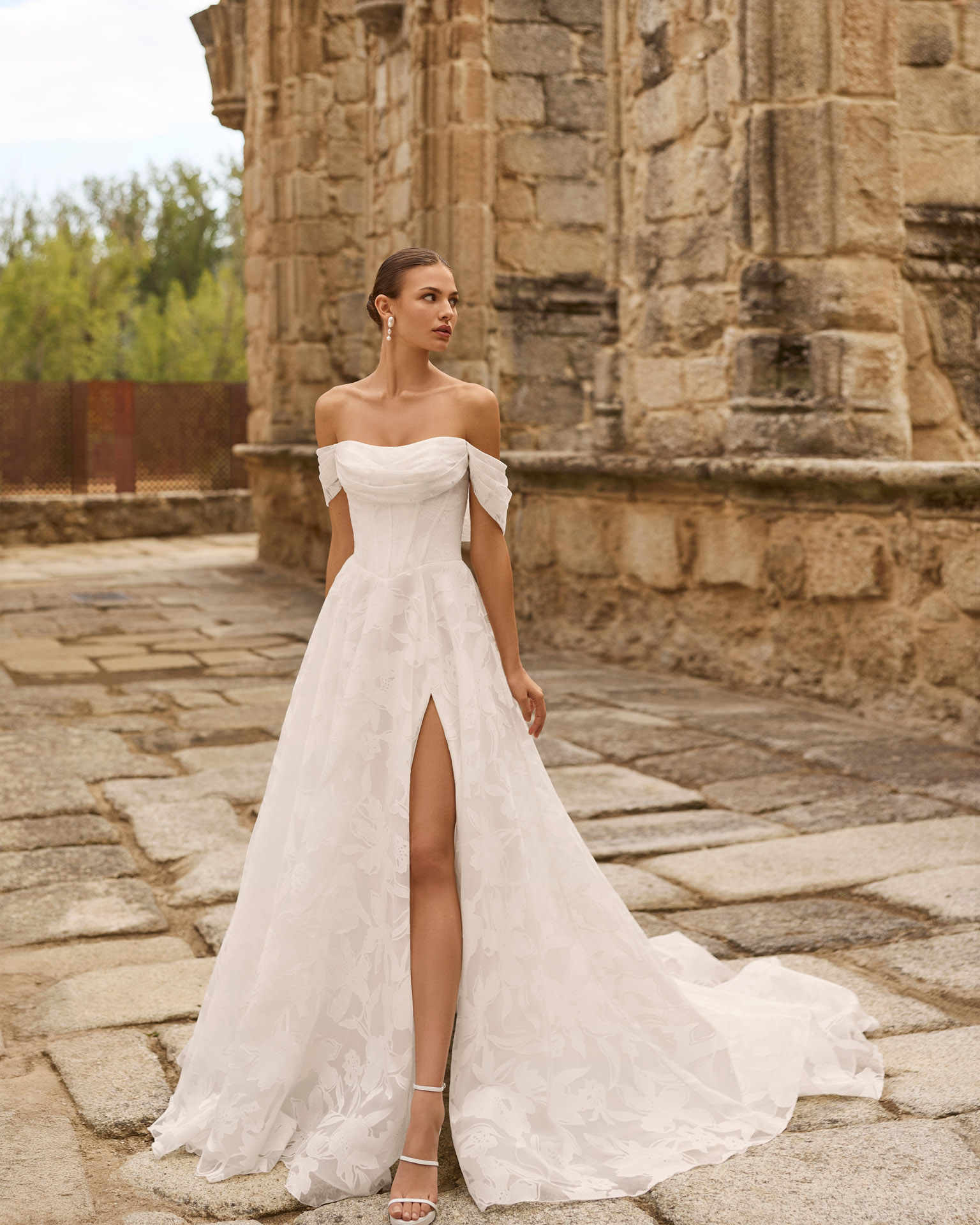 Robe de Mariée PISCILO de Adriana Alier Collection 2027 | Paris Robe de Mariée PISCILO de Adriana Alier Collection 2027 | Paris