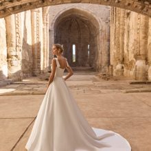 Robe de Mariée PLANET de Adriana Alier Collection 2027 | Paris Robe de Mariée PLANET de Adriana Alier Collection 2027 | Paris