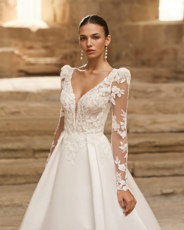 Robe de Mariée POESIA de Adriana Alier Collection 2027 | Paris Robe de Mariée POESIA de Adriana Alier Collection 2027 | Paris