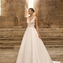 Robe de Mariée POESIA de Adriana Alier Collection 2027 | Paris Robe de Mariée POESIA de Adriana Alier Collection 2027 | Paris