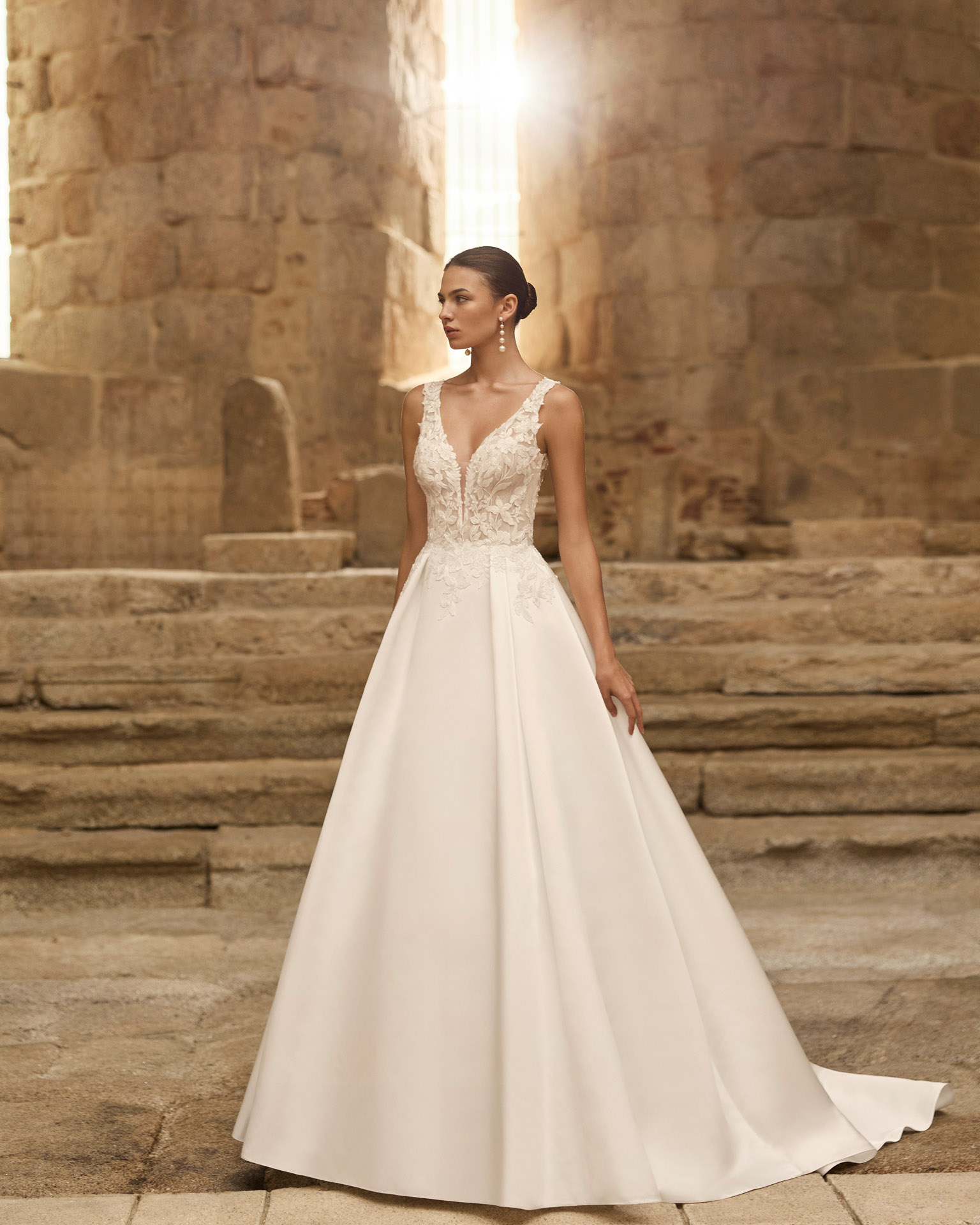 Robe de Mariée POESIA de Adriana Alier Collection 2027 | Paris Robe de Mariée POESIA de Adriana Alier Collection 2027 | Paris