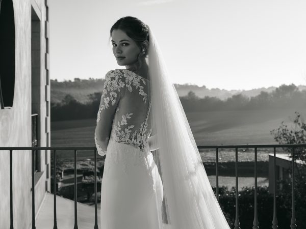Robe de Mariée ENHALUS White One Collection | Paris Robe de Mariée ENHALUS White One Collection | Paris