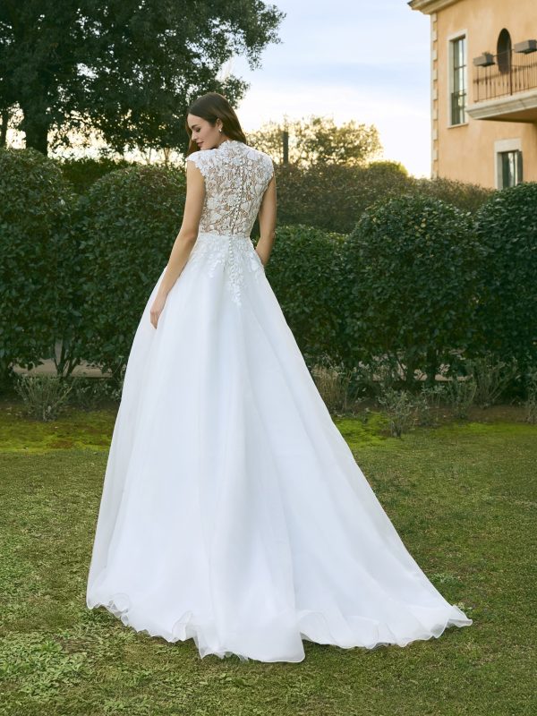 Robe de Mariée ERIGONE White One Collection | Paris Robe de Mariée ERIGONE White One Collection | Paris