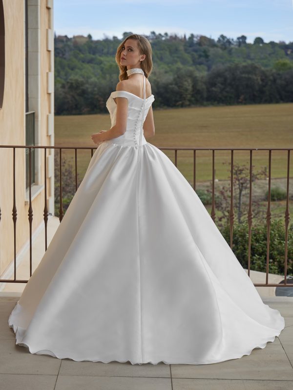 Robe de Mariée HALOPHILA White One Collection | Boutique Paris Robe de Mariée HALOPHILA White One Collection | Boutique Paris