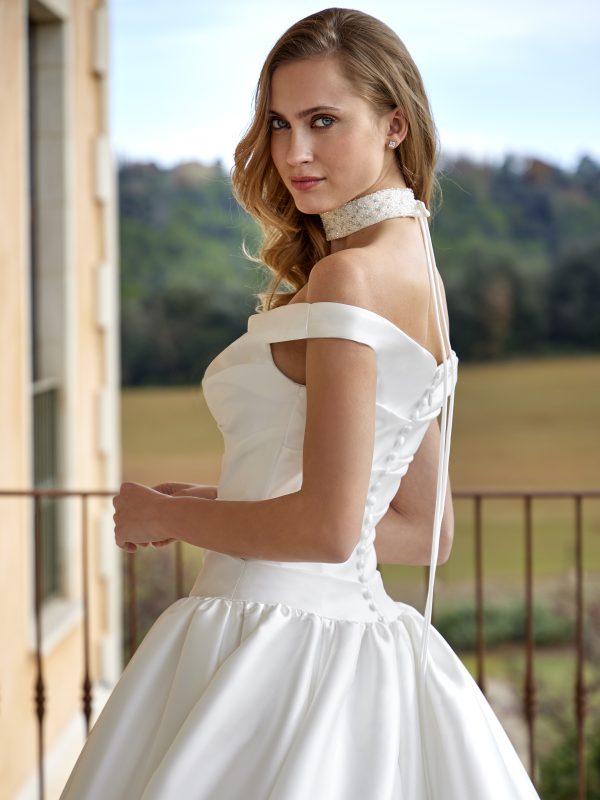 Robe de Mariée HALOPHILA White One Collection | Boutique Paris Robe de Mariée HALOPHILA White One Collection | Boutique Paris