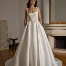 NUAVA wedding dress San Patrick Collection 2027 | Boutique Paris NUAVA wedding dress San Patrick Collection 2027 | Boutique Paris