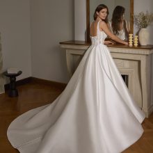 ST127DS1.665NUAVA wedding dress San Patrick Collection 2027 | Boutique Paris NUAVA wedding dress San Patrick Collection 2027 | Boutique Paris